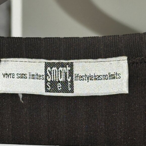 Brown, Smart set button down blouse. Size S - Picture 4 of 5